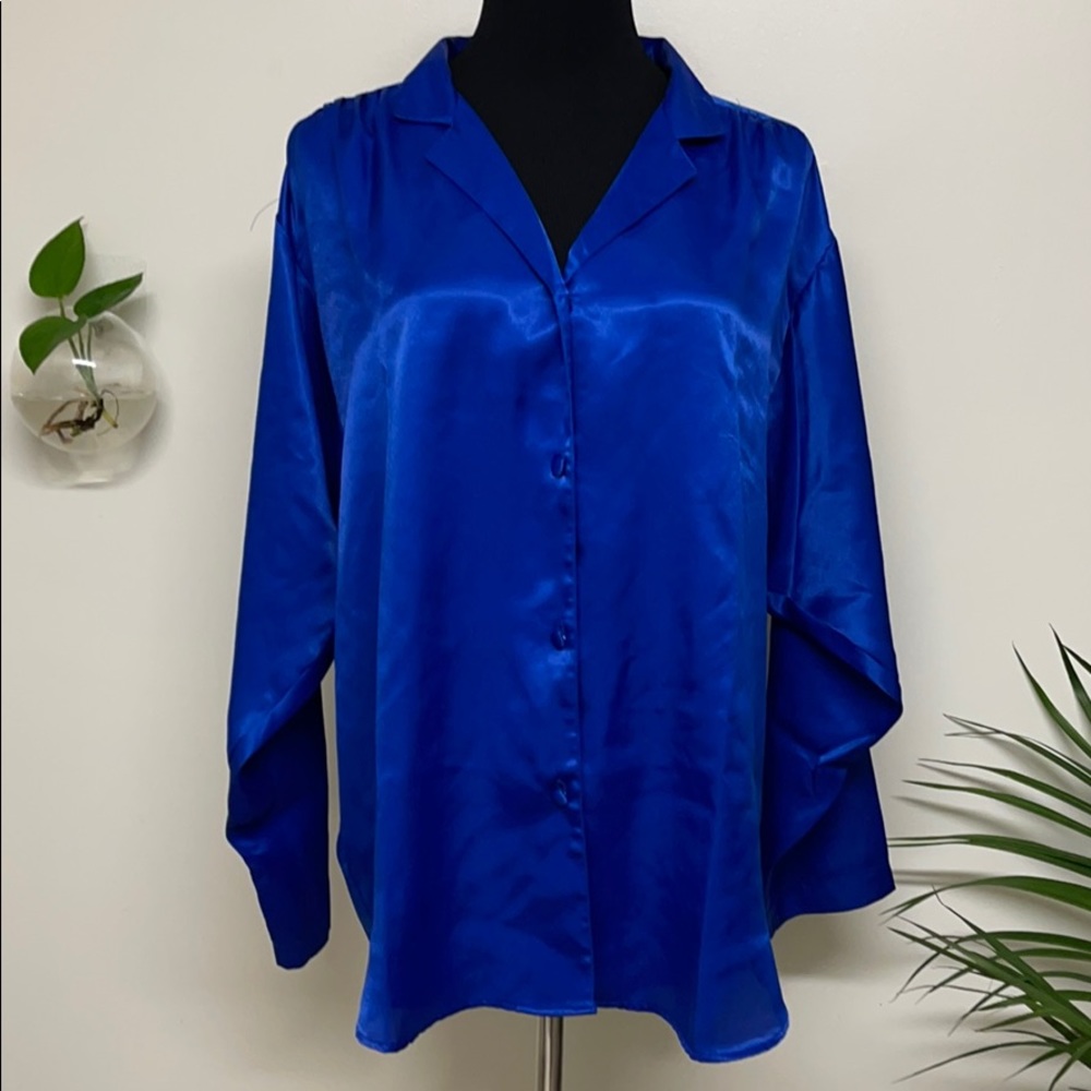 Jennifer Moore Satin effect full sleeves navy blue top
